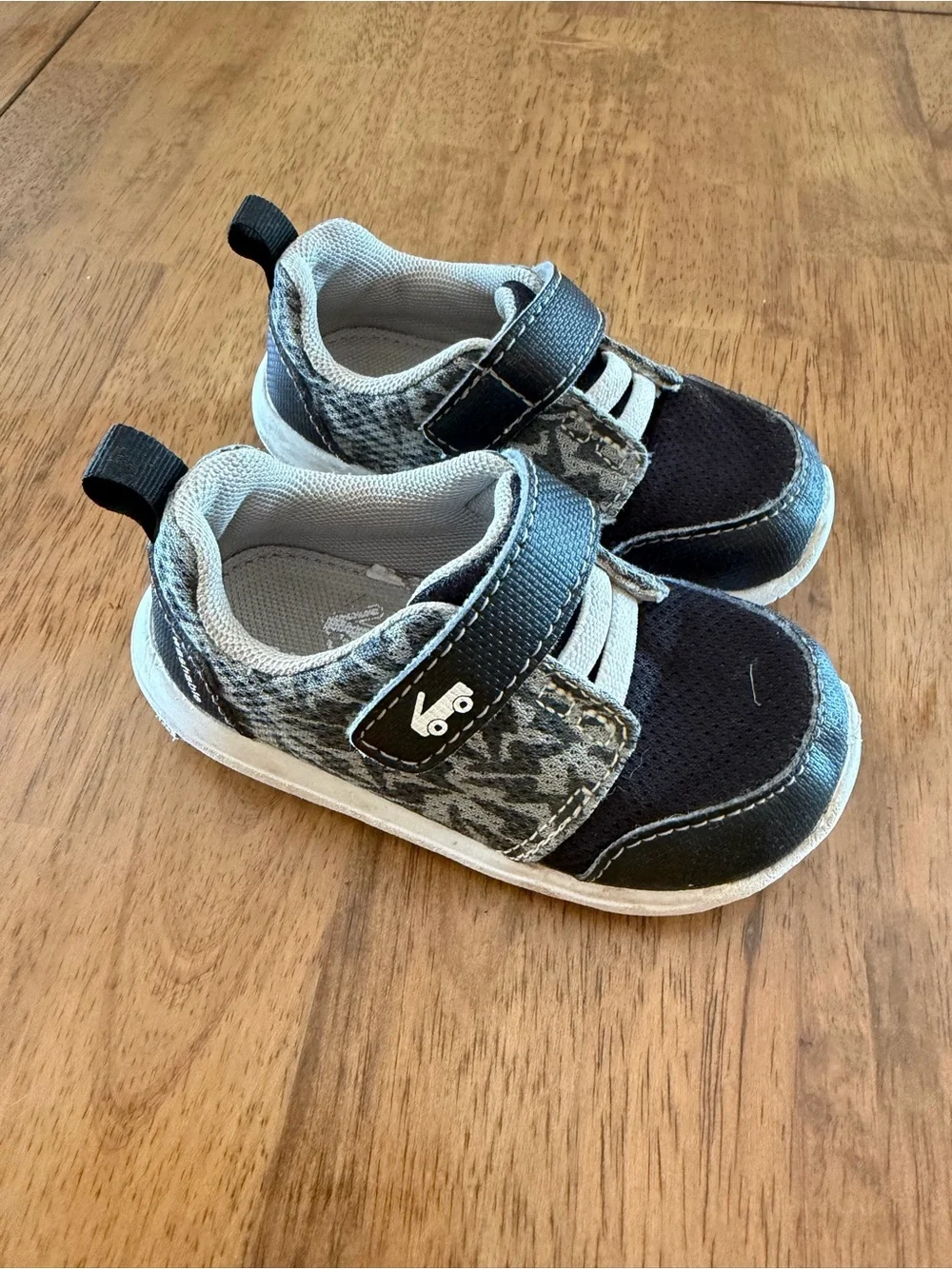 See Kai Run Black and Gray Velcro Athletic Shoes
